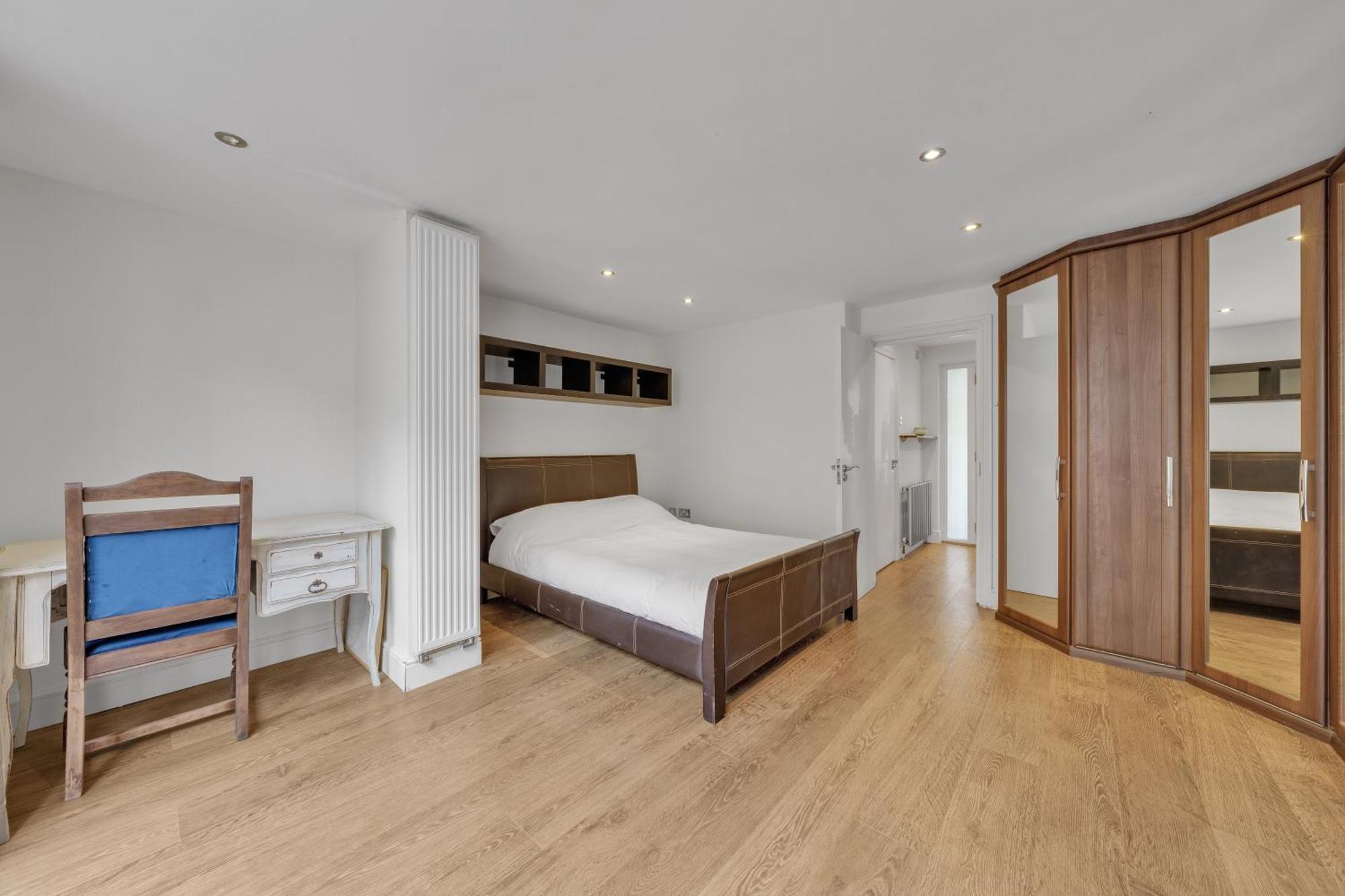 Mews House In Maida Hill With Free Parking Londra